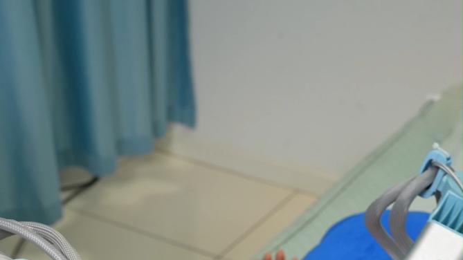 讲台三尺，疼痛十分：感谢秀域小通机器人，让我重新挺直腰杆上课