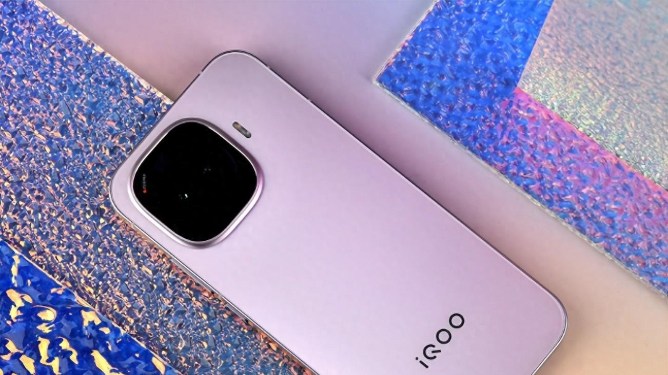 iQOO用力过猛，跑分359万+2亿像素+7600mAh+IP69防水，国补后可以“闭眼买”