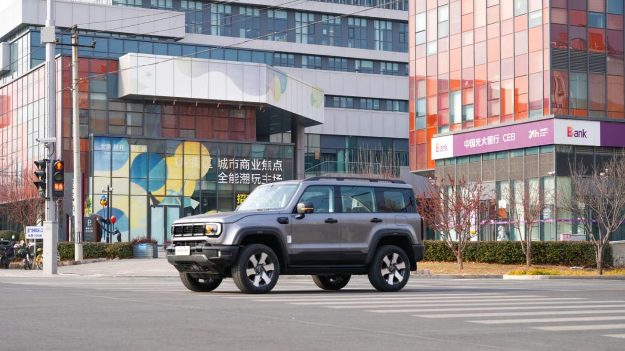 都市人的周末疗愈新提案：开着BJ40增程元境智行版去“轻越野”