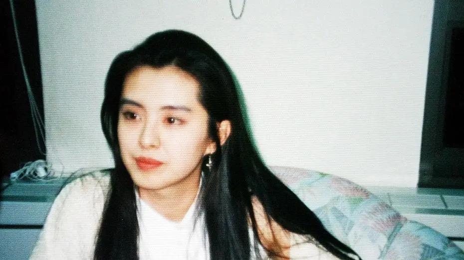 58岁王祖贤近况曝光！双眼浮肿疑医美过度，回应巅峰时退圈原因