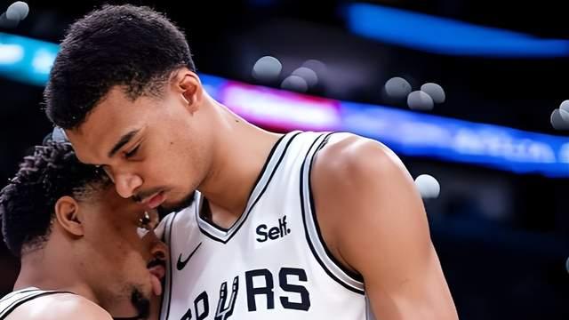 队史第一！1000分第六人！马刺赢麻了！