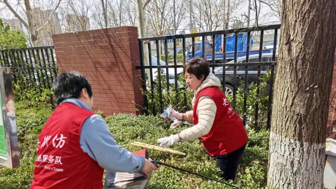 石景山这个居委会荣获“全国工人先锋号”荣誉称号——