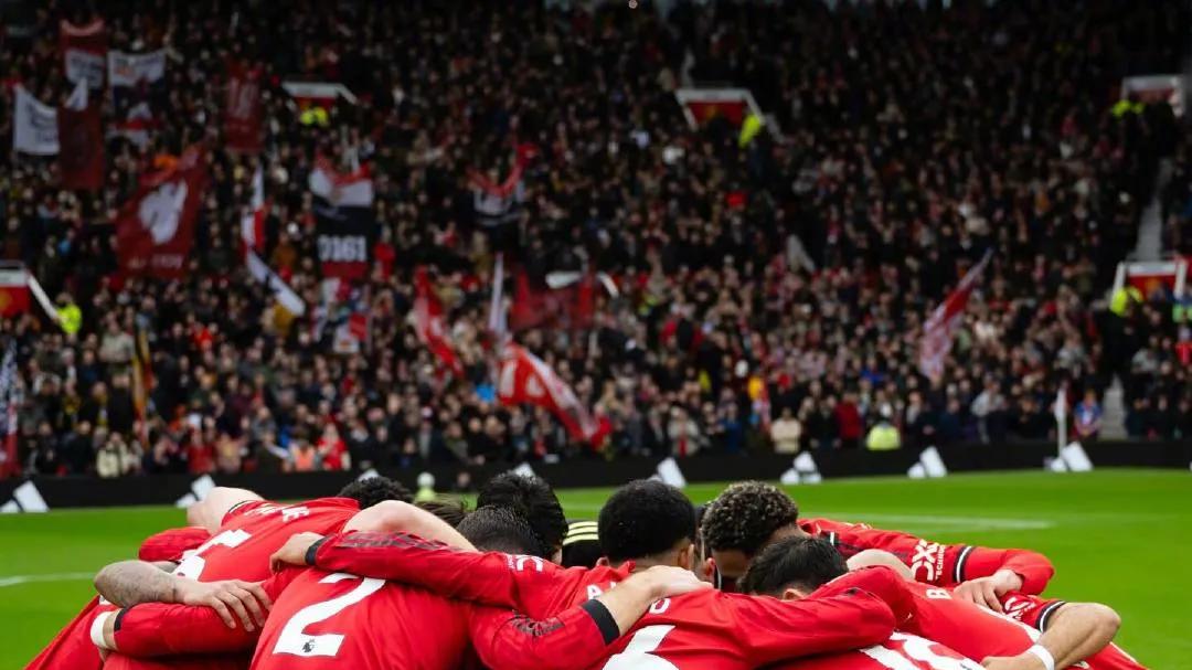 4月13日：梦剧场烽火重燃！曼联与利兹联的百年恩怨，将在今晚续写新篇章！