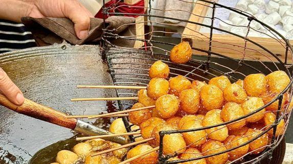 麓山南路那家十多年的老头子糖油粑粑