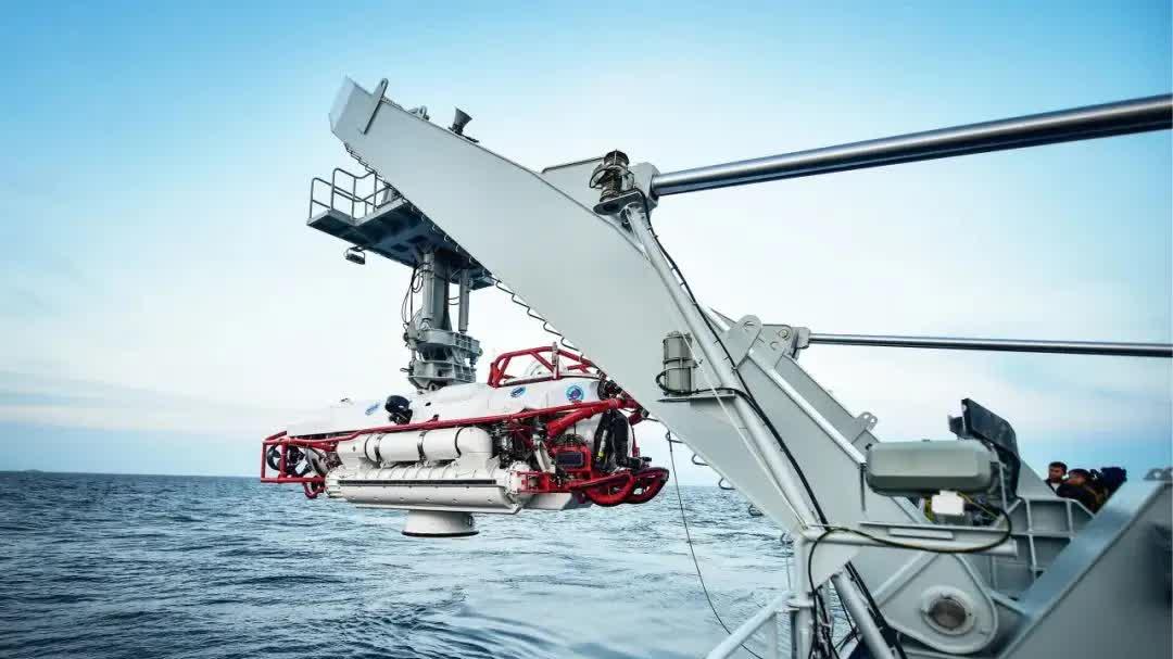 1.3万吨“奶妈”铭牌背后的逻辑：中国核潜艇力量的一次“实锤”跃升