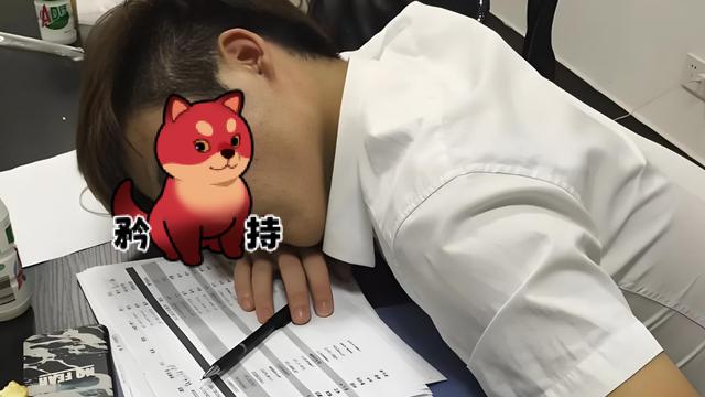 游戏里上班996引争议：为了月入过万这么搬砖值得吗？