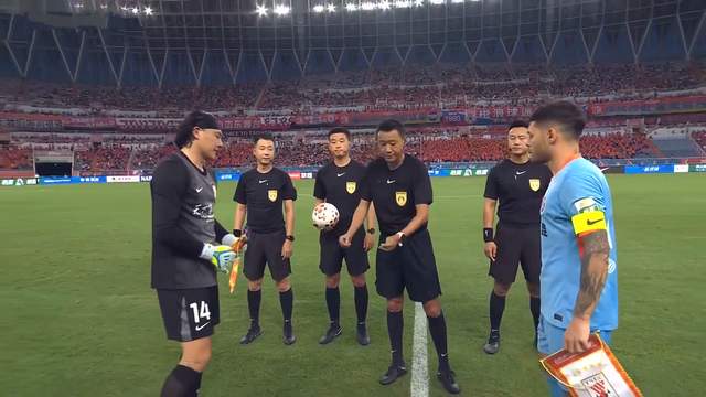 4-3，泰山队4球“复仇”玉昆 泽卡2球2助攻 下半场被动王大雷保胜果