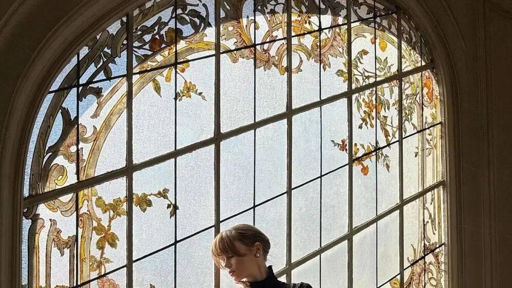 今年春天最美搭配：针织+裙子，这样穿好看又气质！