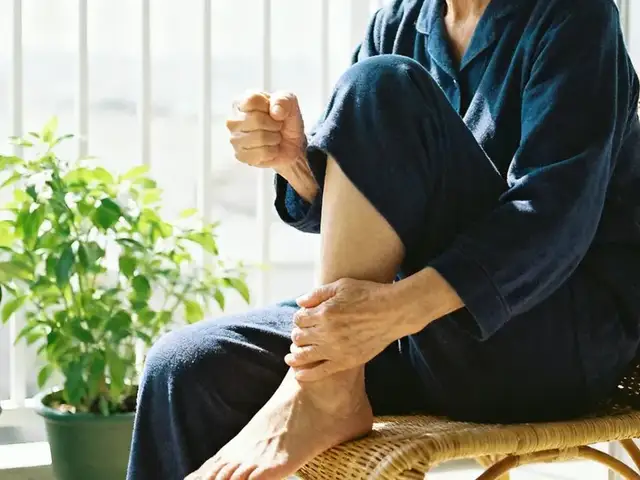 “把腿拍热了就舒服了……”，静脉曲张真的能“拍”好吗？