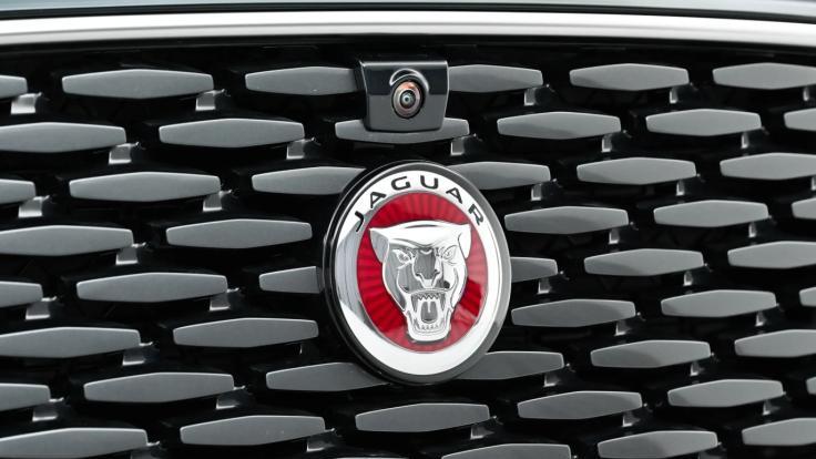 20多万买5米1的英伦豪车？捷豹XFL这波“亲情价”是真香还是坑