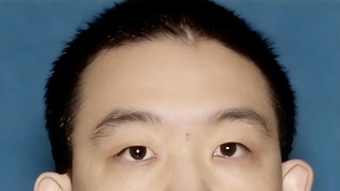 比起残杀父母的华裔男子，评论区的跑题节奏更让人窒息