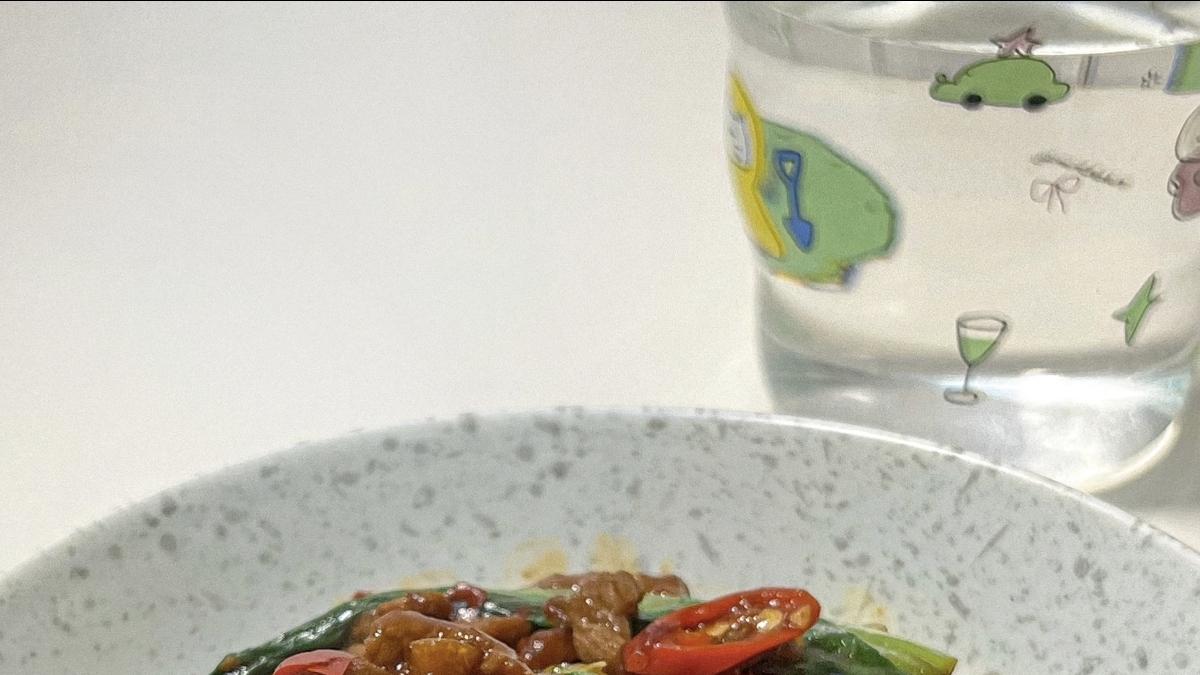 十分钟速成的下饭神器：香辣牛肉油麦菜