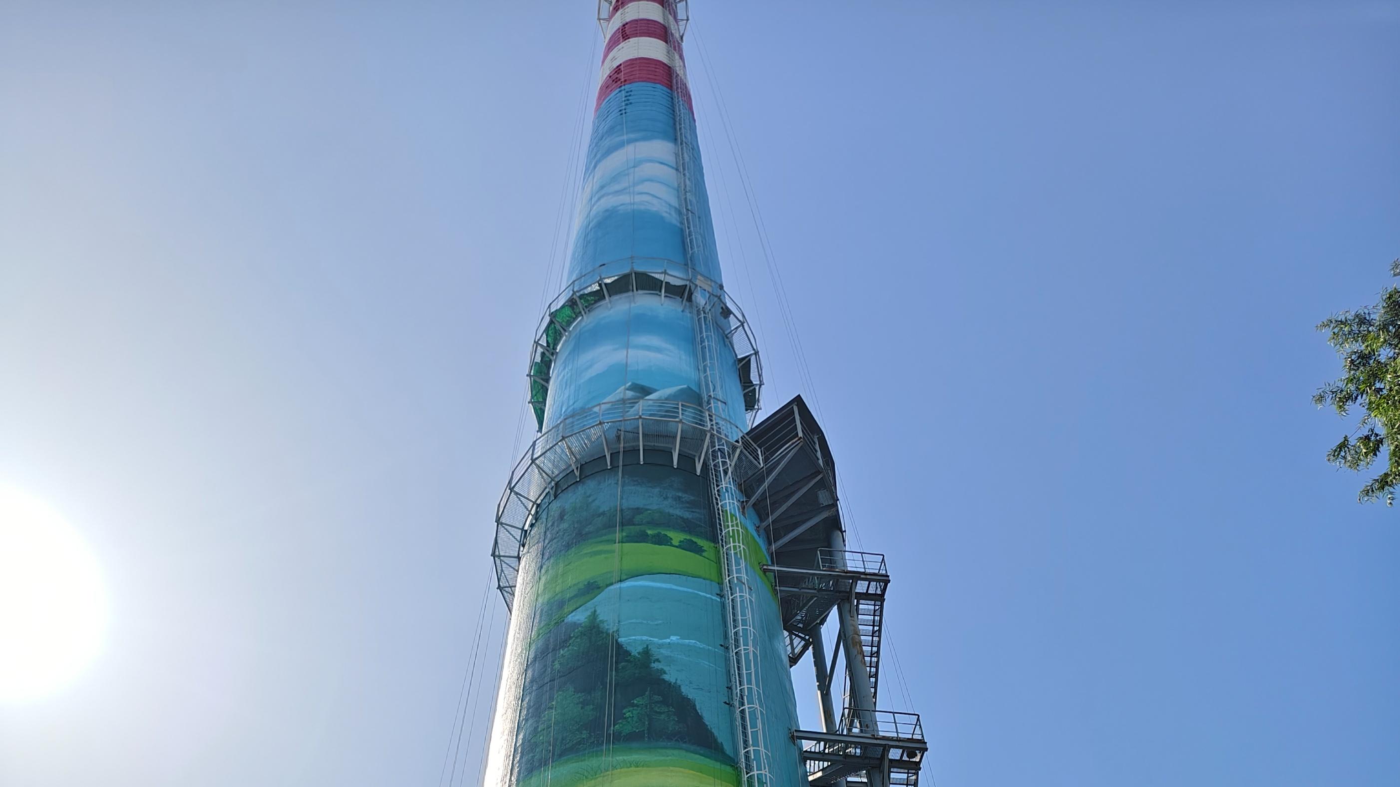 烟囱美化刷油漆竣工 筑牢塔身抗腐美观双防线