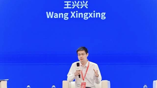王兴兴罕见“认错”：过去十几年犯的最大错误 是对AI相信得还不够