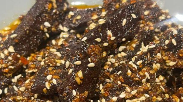 肉质紧实不硬，丝丝入味！湖南香辣牛肉干
