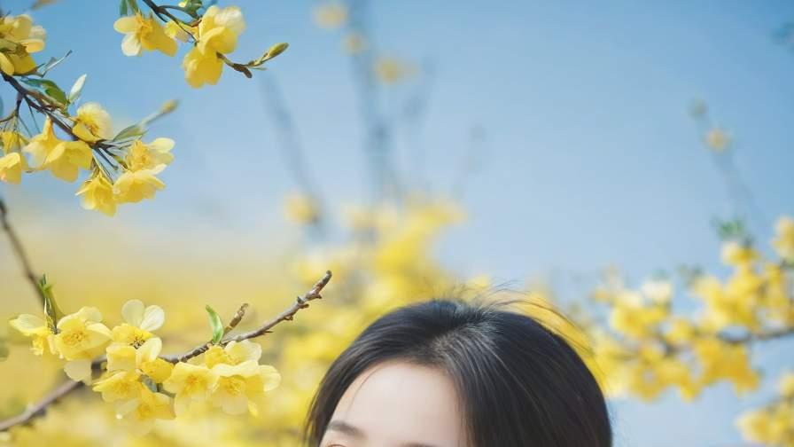 五律  夏庭即事