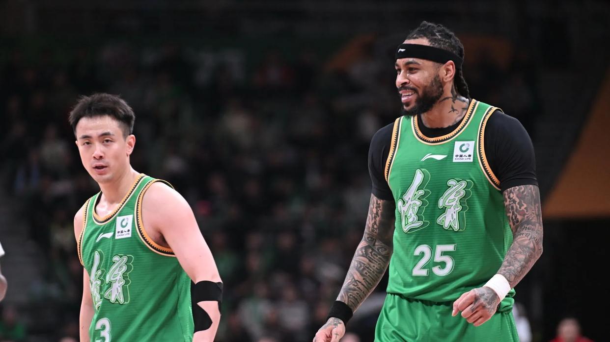 辽篮不敌山东！高诗岩单节12分送旧主三连败，赵继伟赛后拒绝握手！