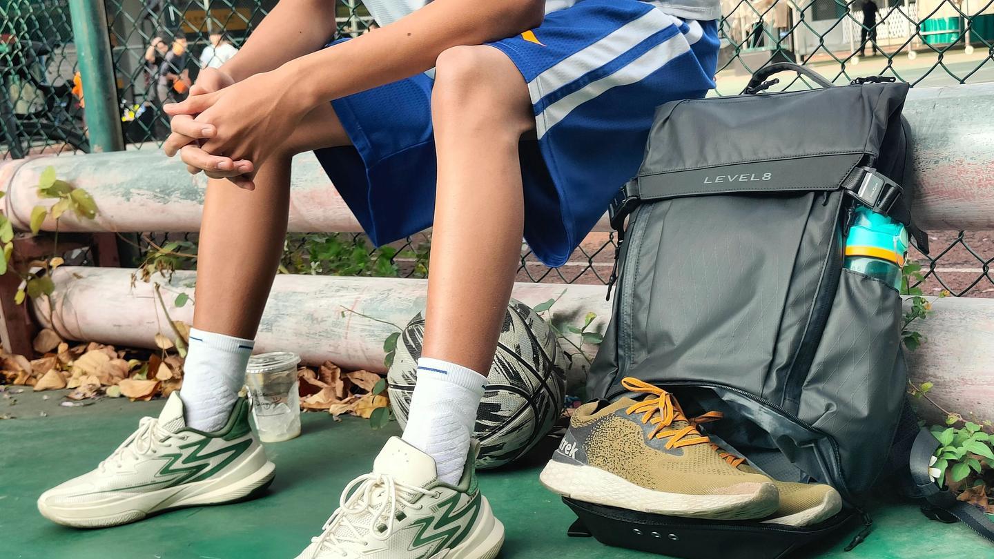 地平线8号城市轻旅行背包：30L 扩容背，装下运动与短途出行