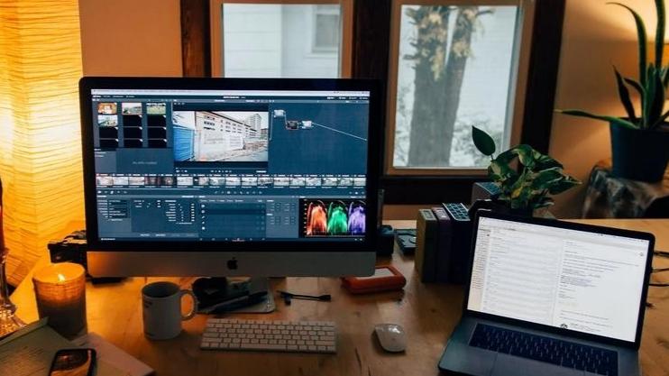 轻松学堂小艺老师：数字媒体时代-视频剪辑的就业机遇与需求爆发