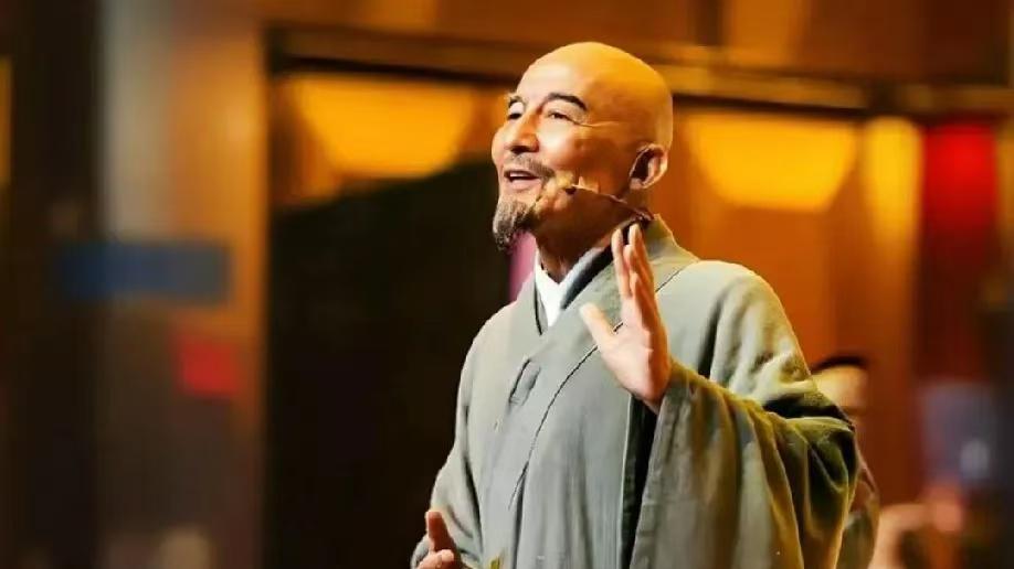 弘一法师：永远不要在乎别人怎么评价自己，是得是失，是痴是愚，是成是败，这些都不能成为干扰我们幸福的因