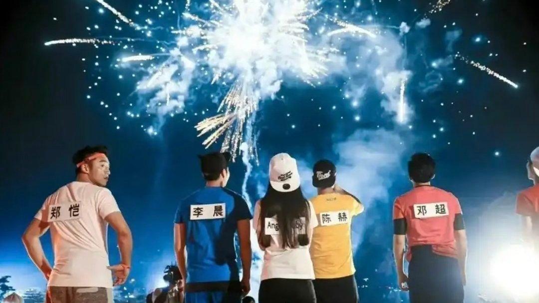 李晨晒初代跑男合照，全网泪目：十二年友情从未散场！