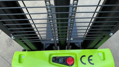 全电动步行式堆高车：会操作懂充电 多用3年