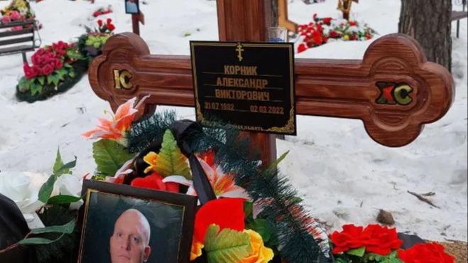 俄罗斯工程兵军官抢修浮桥，部队成功渡河但自己被炮弹击中遇难！