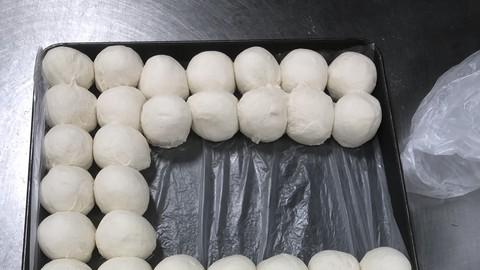 蒸馒头时，把酵母倒入面粉就“错了”？20年面点师教您简单技巧！