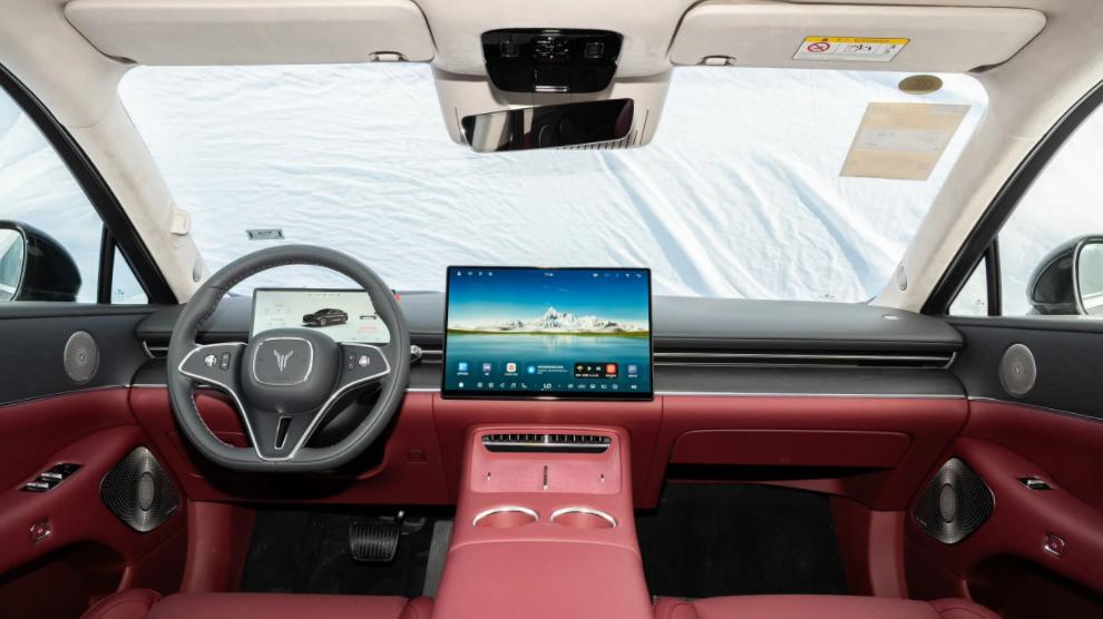 配华为乾坤ADS 4，还有鸿蒙座舱加持，27.99万买岚图追光L值不值？