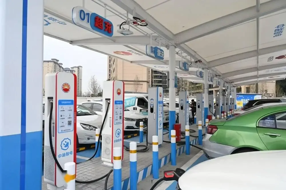 比亚迪：闪充拯救两桶油