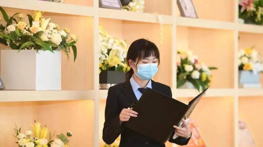 辽宁事业编殡葬岗百人抢一岗，这届年轻人不是饥不择食，是太清醒