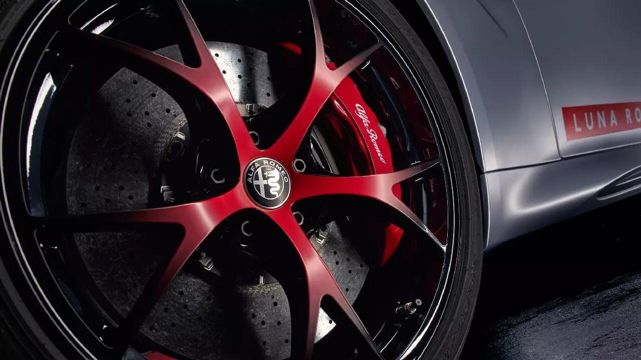 5倍下压力！阿尔法·罗密欧Giulia四叶草Luna Rossa版亮相，10台秒售罄