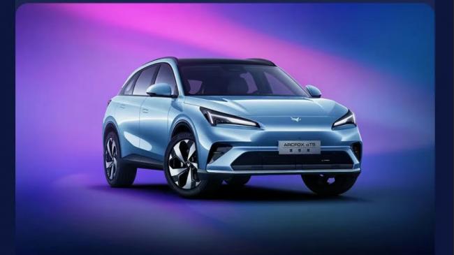 极狐全新阿尔法T5增程版：引领15万级SUV技术革新