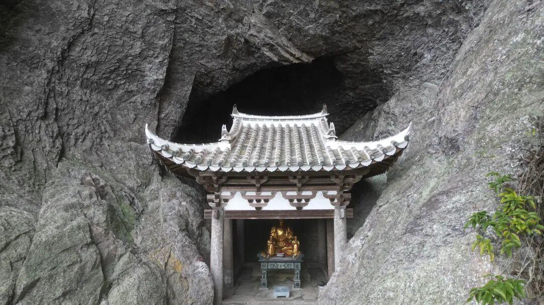 灵龟洞有男观音，血盆洞藏祖师殿，仙气缭绕的名山室却鲜为人知