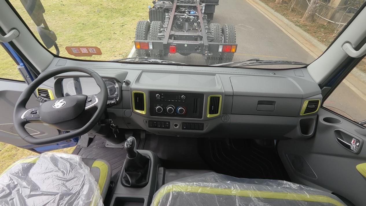 超低车身无惧限高，乘龙L2自卸车省心又能赚