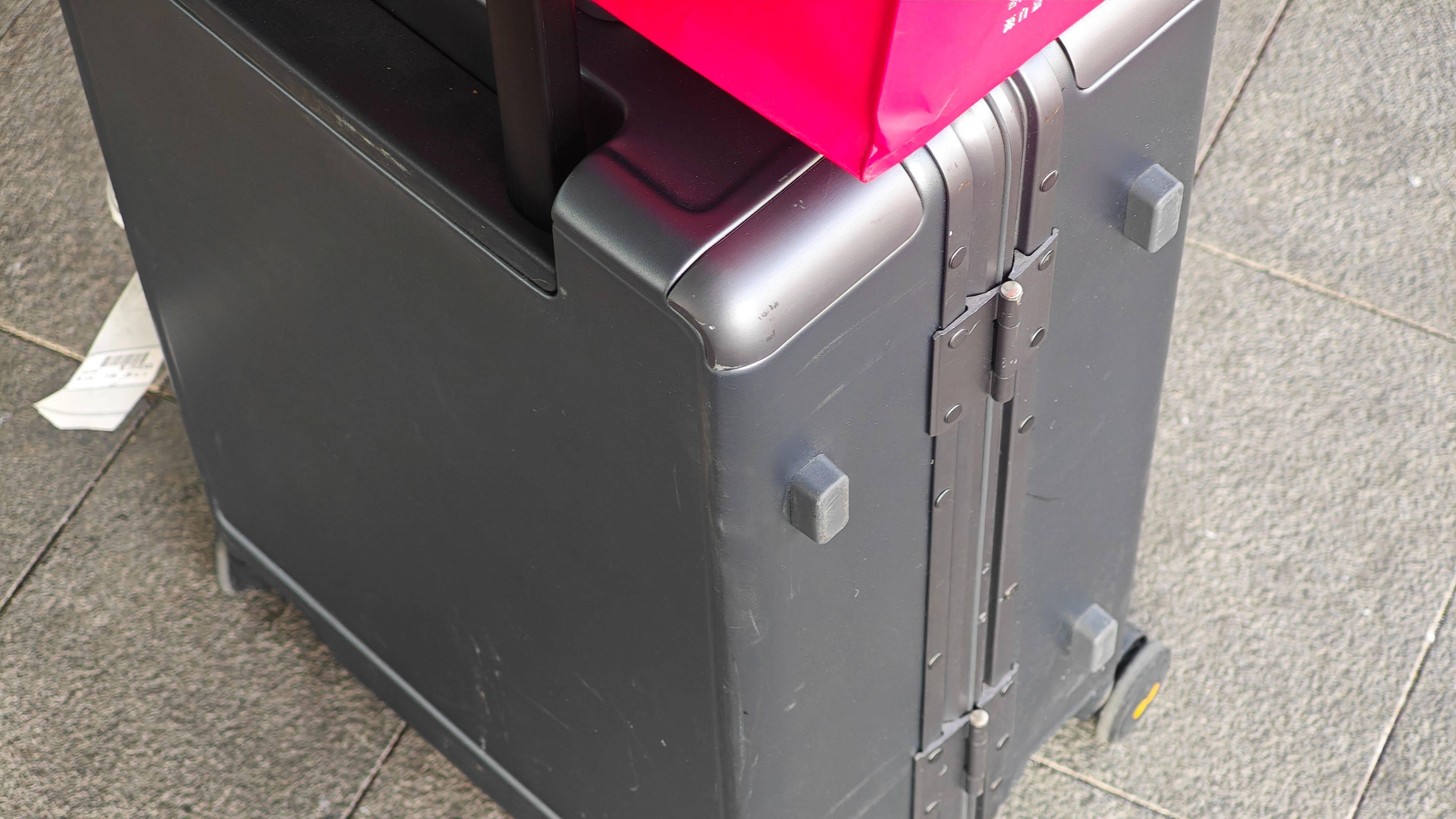 200KG承压超硬核！Gakior非时尚6防行李箱评测：4层进口科思创