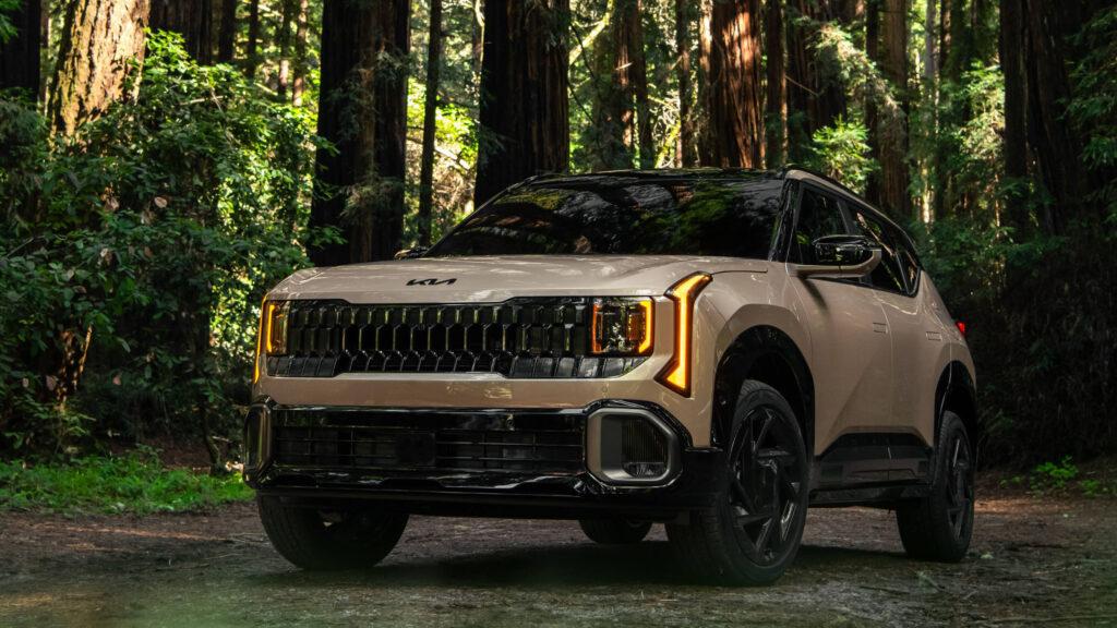 全新起亚赛图斯首发，造型方正，配30英寸大屏，三种动力系统