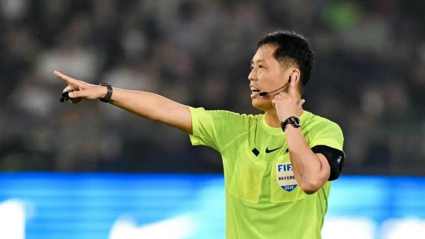 谣言不攻自破！马宁以第四官员身份执法亚冠决赛，与周飞回击沙特质疑