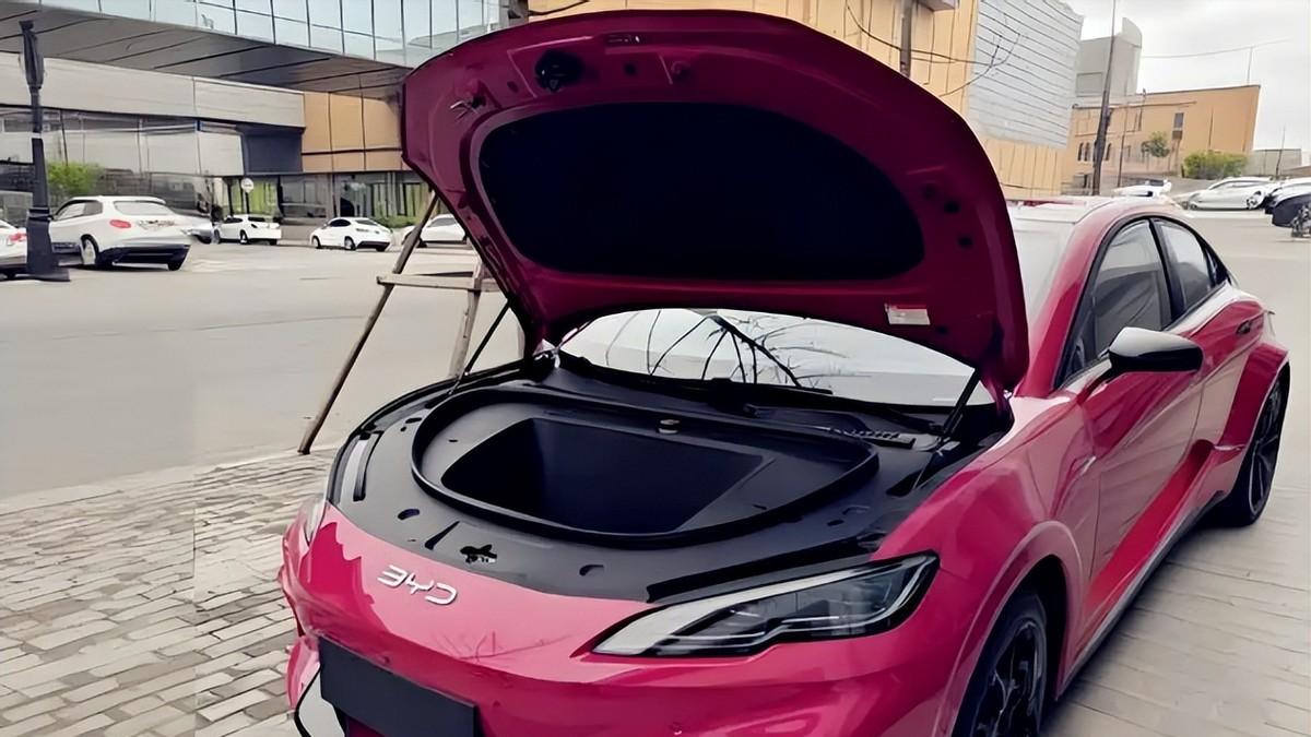 原厂自带改装！海豹06GT配红卡钳+怀挡，年轻人第一台钢炮