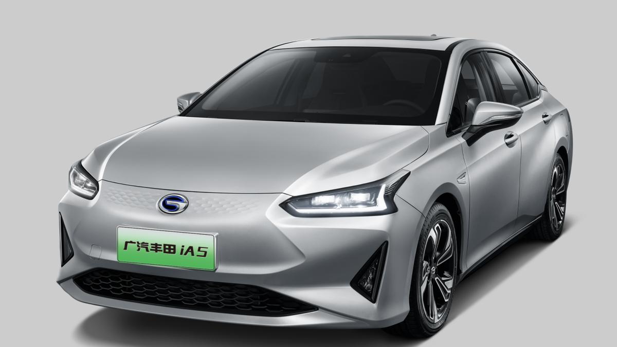 惊爆！你的新能源车早被“暗下黑手”？锁电、虚标、衰减不保，电池潜规则坑哭千万车主