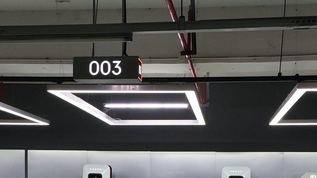 告别“纸面战神”，极氪的体系能力是让技术回归体验！