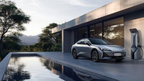 极狐新阿尔法S5三秒破百！暑期家庭出游竟能如此酣畅？