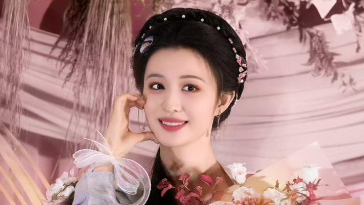 王楚然直播前突发不适！工作室深夜致歉，粉丝评论区却让人破防