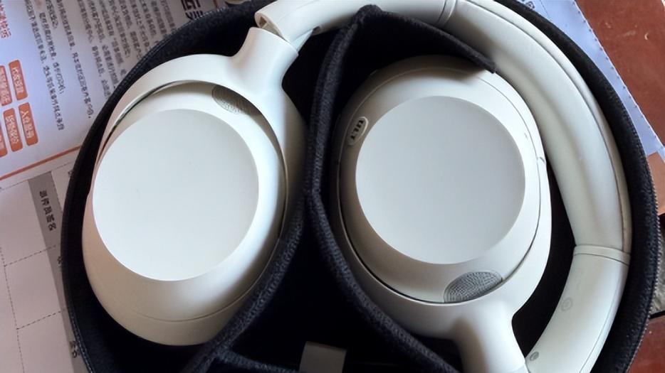 头戴式降噪耳机真的好用吗？是怎么消除噪音的？不同品牌那个更好