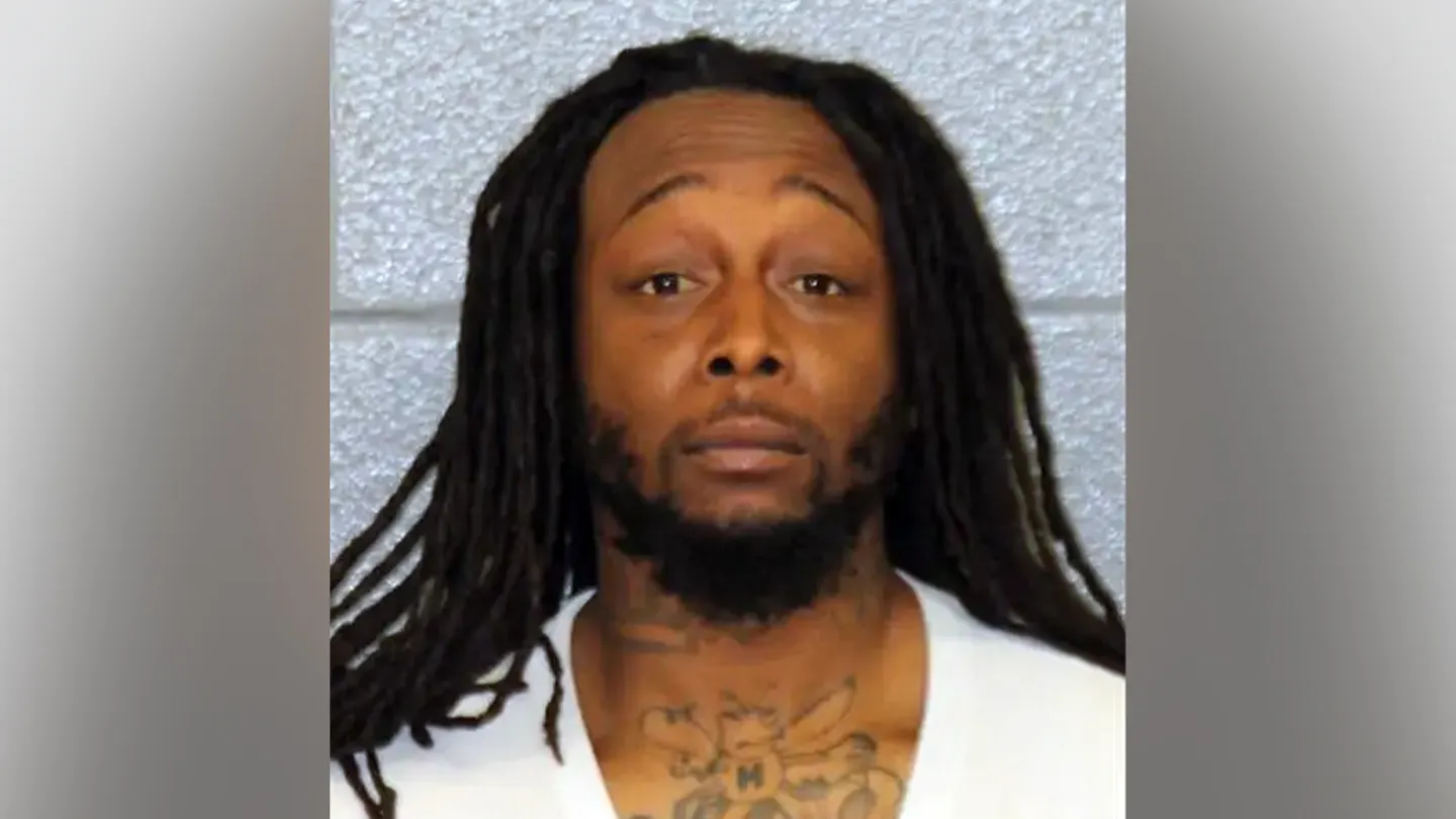 23岁乌克兰女孩死在轻轨上，凶手却因“精神问题”免于受审？