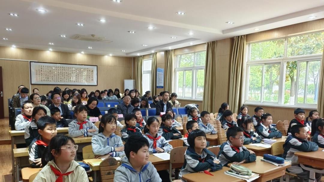 “栖霞好课堂”教学研讨暨“金立义名师工作室”送教活动顺利开展