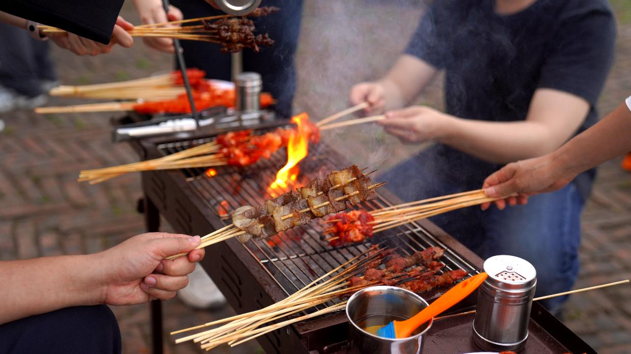 沙坪坝户外烧烤新选择，章叔叔城市精英解锁一站式户外欢聚