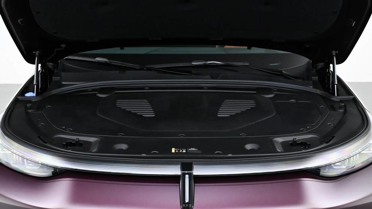 魏牌V9X预售37.18万起，配置全面拉满，能和新势力掰掰手腕？