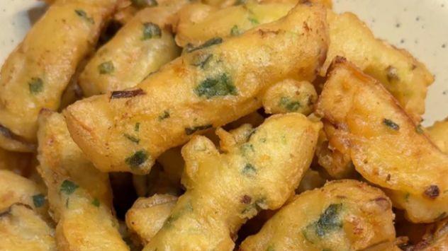 煸透葱香，炒软杏鲍菇，一口解锁下饭密码