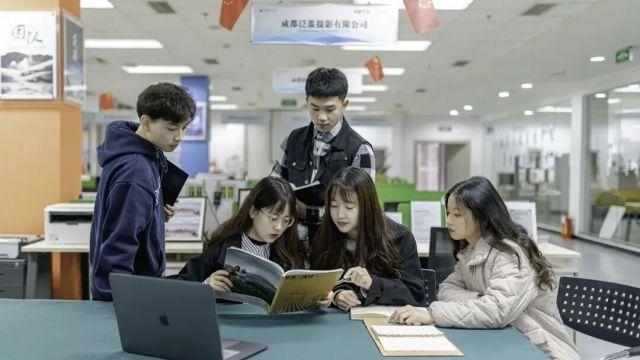 从课堂到工位：成都东软学院的毕业生受互联网大厂青睐